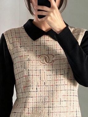 RARE 90s Chanel Boutique Tweed Panel Collared Wool Sweater CC Button Back